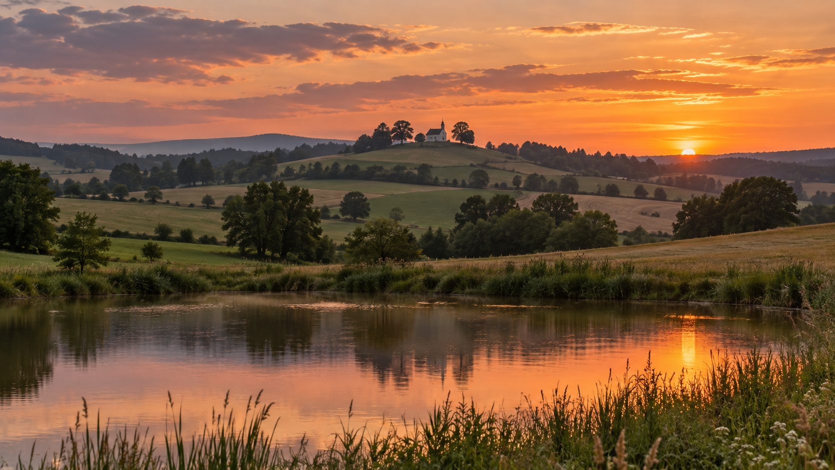 Krajina Vysočiny při západu slunce